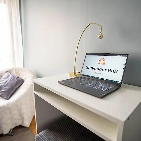 The House Of 14 -central, Sauna And Airport Shuttle Apartment