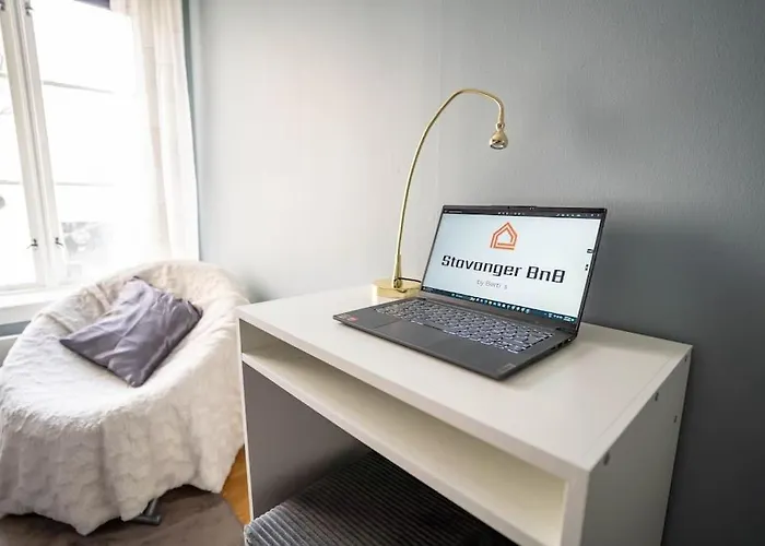 The House Of 14 -central, Sauna And Airport Shuttle Appartement
